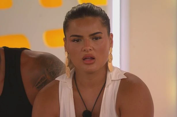Love Island bombshell shares 6 villa secrets including cruel phone trick