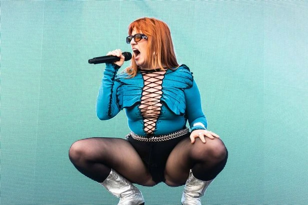 Pop star cancels tour as medical emergency leaves her 'unable to think straight'