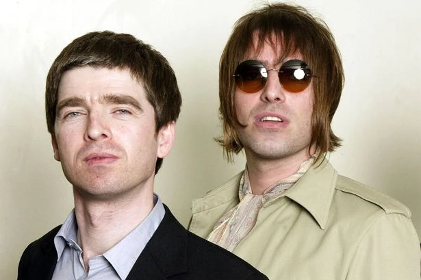 Die-hard Oasis fan proposes to girlfriend before Principality Stadium gig – Did she say yes?