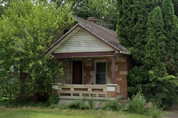Couple on house viewing call police after making horrifying discovery