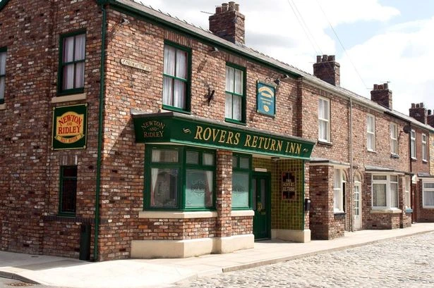 Coronation Street legend 'to return' after 7 years as 'new Rovers Return landlady'