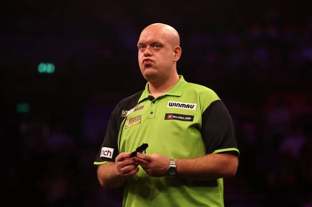 Darts star responds to Michael van Gerwen apology after savage 'pub player' dig