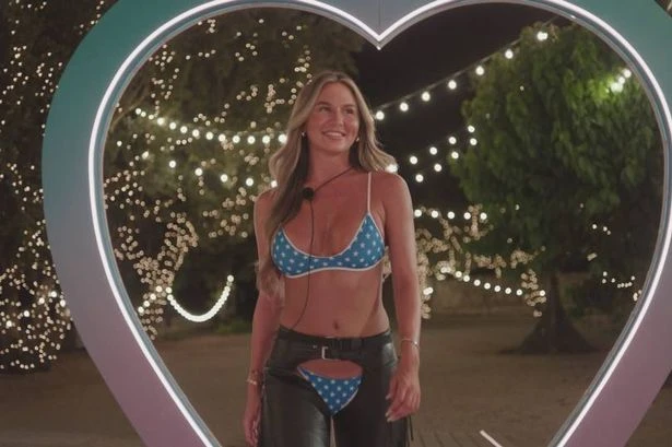 Love Island bombshell stirs trouble for OG couple as she admits 'I like being little spoon'