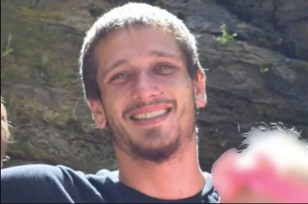 'Devoted' dad dies in front of kids after being buried headfirst in sand dune collapse