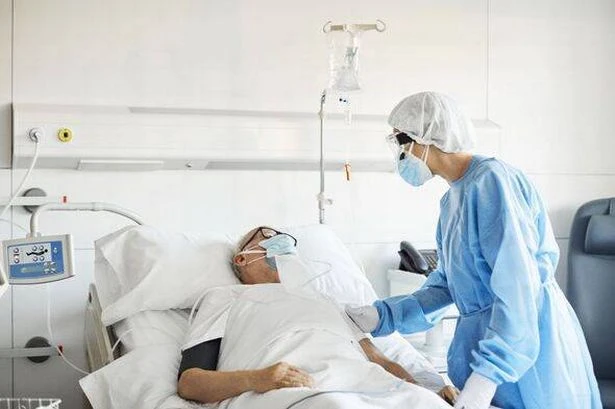 Doctor warns of 'razor blade' Covid symptom people are noticing as Brits told 'seek advice'