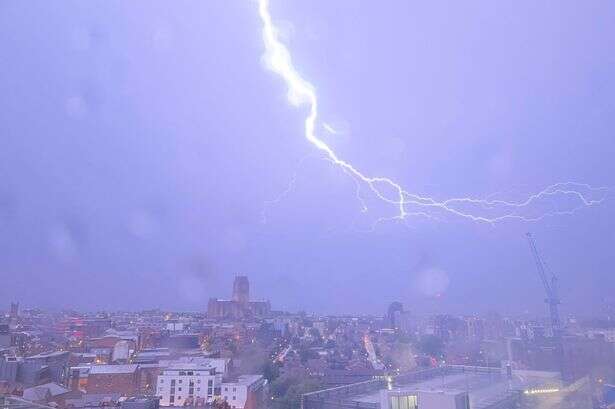 Met Office issues fresh thunderstorm alert in UK with 50mm rain and poor driving conditions