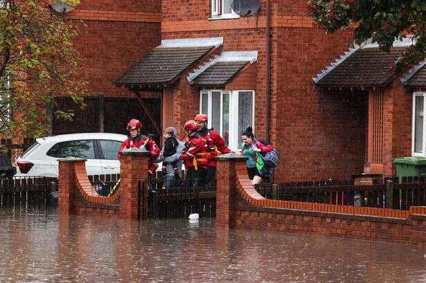 UK braces for widespread flooding with travel disruption feared for thousands