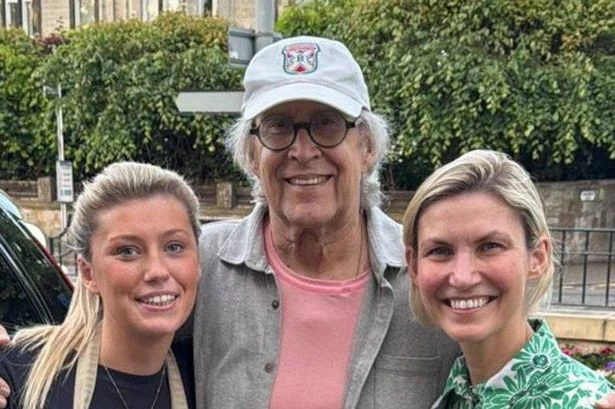 Hollywood legend Chevy Chase visits UK gastropub - as onlookers share reason why