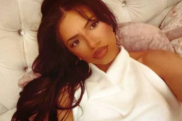 Mum who smells like 'poo and rotting fish' says it's not her fault she's causing a stink