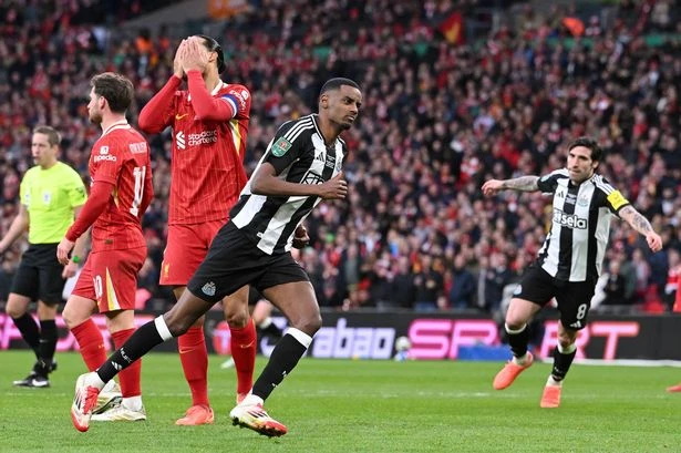 Alexander Isak to Liverpool back on as Newcastle target Wolves ace in major transfer twist