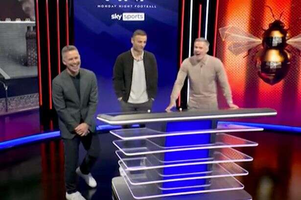 Man Utd legend's cheeky bonking remark has Jamie Carragher roaring with laughter