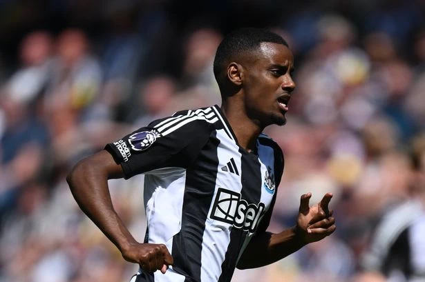 Alexander Isak decision made after Liverpool target's meeting - 'Something is wrong'