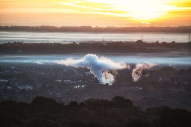 Photographer captures 'flying angel' illusion over Peak District at sunrise