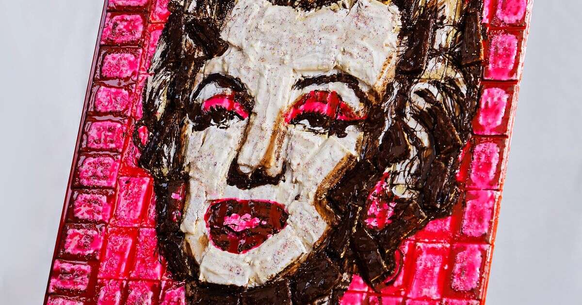 Cardiff artist recreates Marilyn Monroe in unique exhibition - using only one item