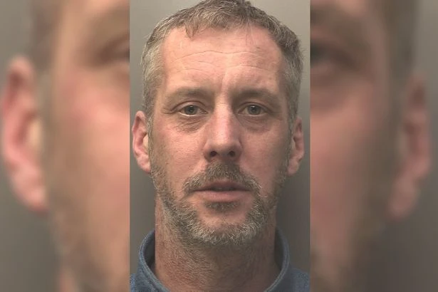 Man battered girlfriend forcing her to 'flee to pub in her pyjamas'