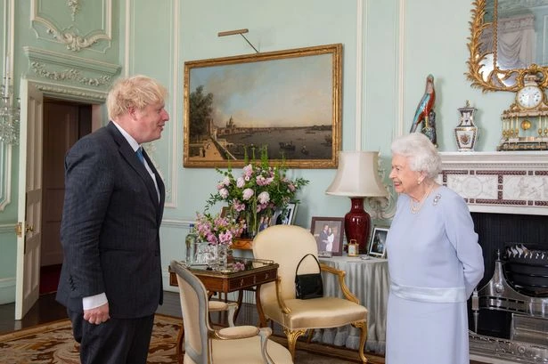 The Queen used handbag to send subtle message about Boris Johnson meeting to Palace staff