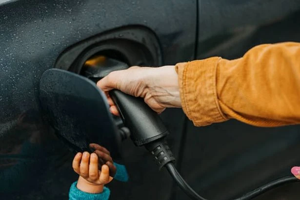 Thousands of EV drivers face public chargepoint 'inconsistency'