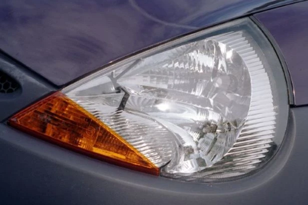 Drivers risk £200 fine for breaching Highway Code headlight rule