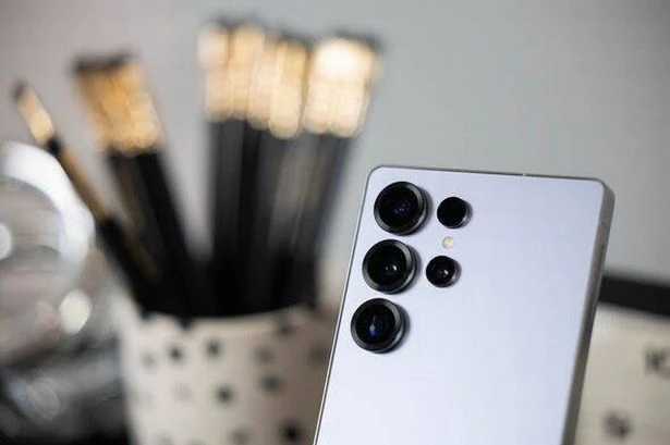 Samsung shoppers snap up Galaxy S25 Ultra deal as Sky slashes price for payday