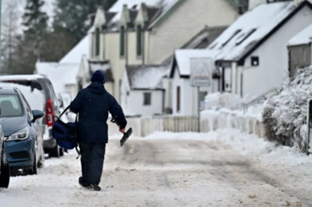 Maps show shock snow storm to bring '3cm per hour' before summer