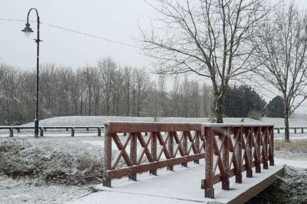 UK faces 'ice cold' snow with '3cm per hour' hitting part of England