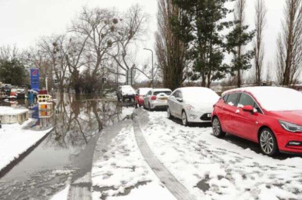 UK faces April snow bomb bringing '24 hours worth of flurries'