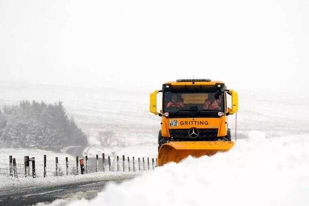 UK faces 522-mile barrage of snow in March with exact date announced