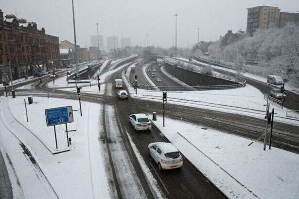 Snow will hit UK in 'brutal' -2C polar vortex with five locations hit by flurries