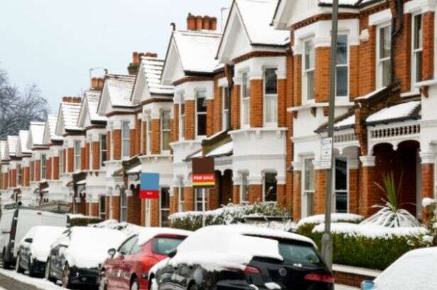 Six counties in England warned 10cm per hour snow storm 'is approaching'