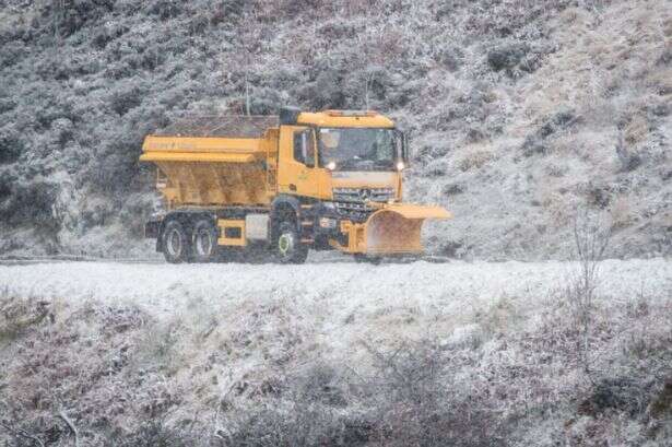 Met Office announces exact hour UK snow bomb will end and melt away