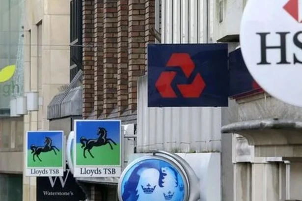 Warning issued for anyone who holds a Lloyds Bank or Barclays saving account