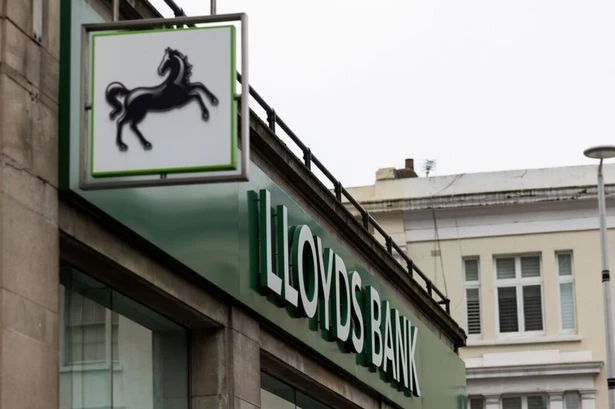 Certain Lloyds and Halifax customers set to notice bonus £299 in bank account