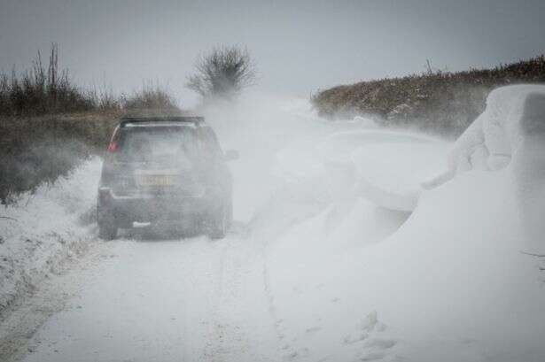 UK faces 'mega' snow bomb next week which will measure '13cm deep'