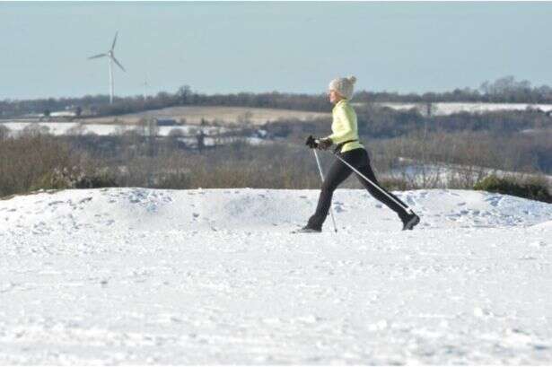 Exact hour snow begins in England this week as flurries return to UK