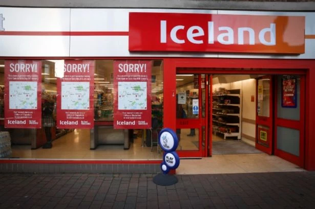 Iceland shopper 'strangled' after bravely confronting Midlands thief