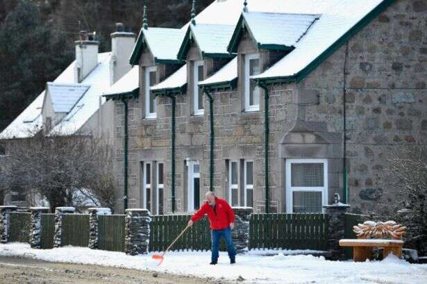 UK set for three-inch snow 'blitz' with 11 counties in England hit