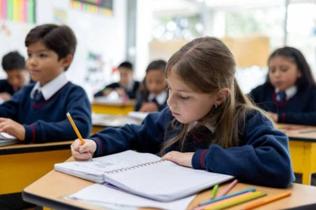 Thousands of parents getting free school uniform payment worth up to £300