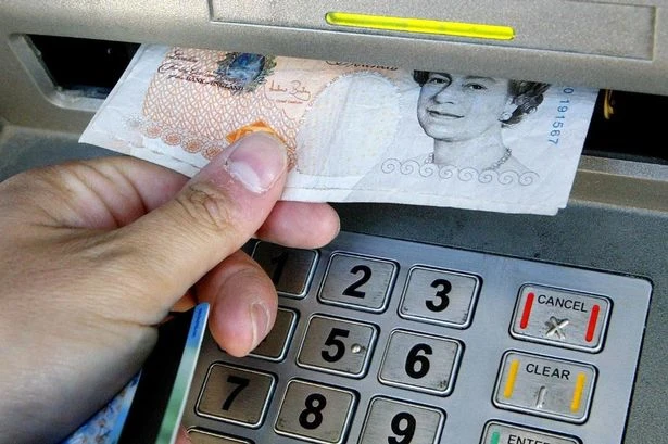 Major high street bank offering customers free £175 cash and £25 voucher