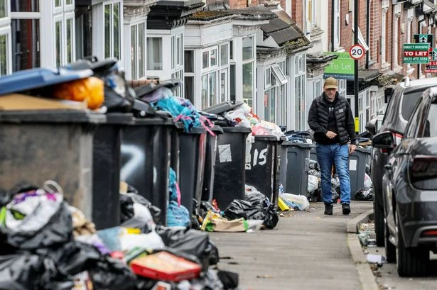 Breaking - Birmingham bin strike to continue as workers warn they will go to 'Christmas'