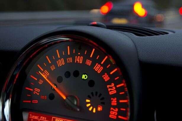 Drivers urged to 'pull over and find garage' if they spot one sign on dashboard