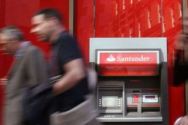 Santander warns customers who'll have £3,971 in bank account on Christmas Day