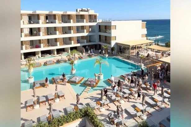 Chaos at hotel as holidaymakers filmed scrambling and fighting for sunbeds
