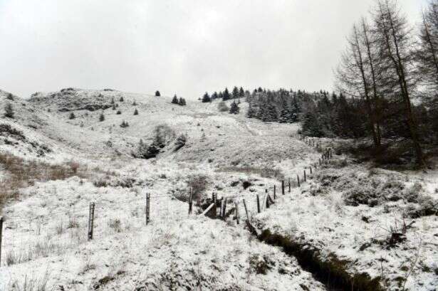 All the parts of UK facing 10cm snow per hour as weather maps 'turn white'