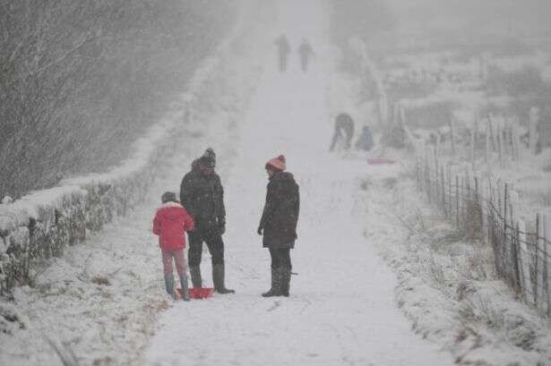 UK faces '150 mile' snow blitz next week with 13 towns and cities hit