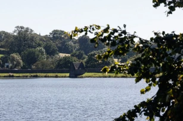 Met Office breaks silence over UK heatwave with 'very warm' spell to come