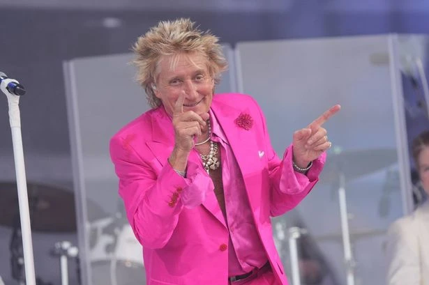 Rod Stewart makes sweet nod to wife Penny Lancaster during Glastonbury set