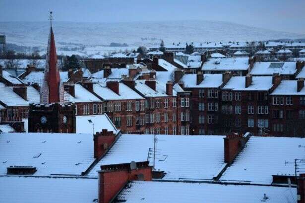 UK faces 4cm of snow with three places set to 'bear brunt' of flurries