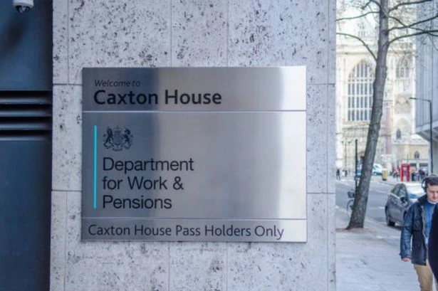 DWP handing free £901 payment to UK households 'who score 100 per cent'