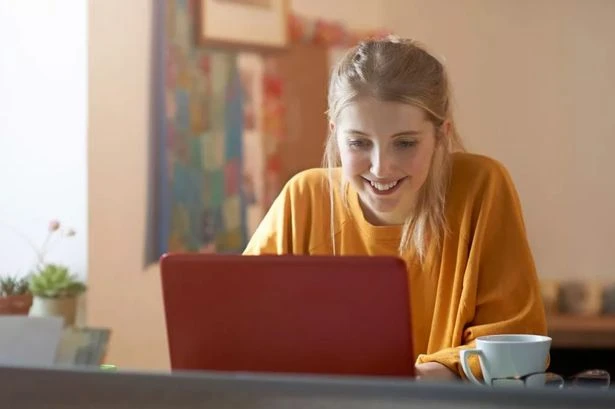 UK households who earn under £34,320 can get free £425 cash payment