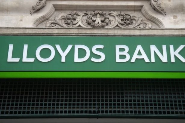 Lloyds Bank makes brutal change for millions of customers with £1 or more in account